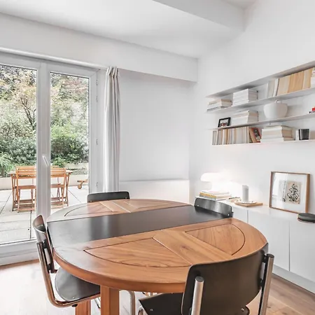 Nice 1br Flat-huge Private Terrace Garden-paris 20 Apartment Paris